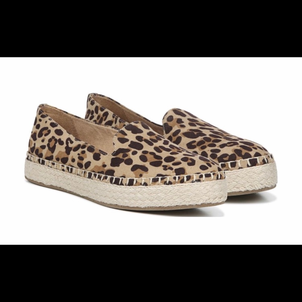 Dr Scholls cheetah flat size 7.5 (fits like a 7)